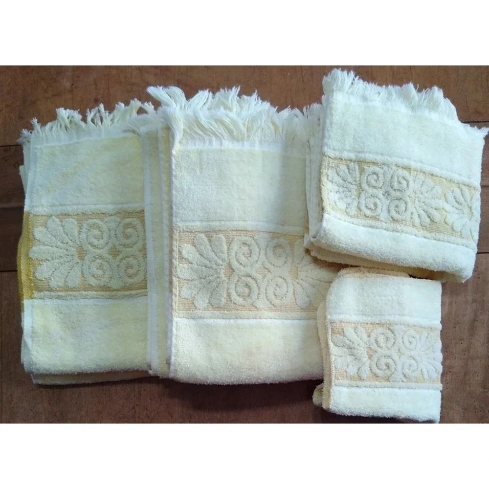4 Vtg Canon Monticello Yellow Shell Pattern Towels 2 Bath, 1 Hand, 1 Face